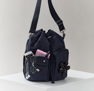 midnight blue bucketbag photo