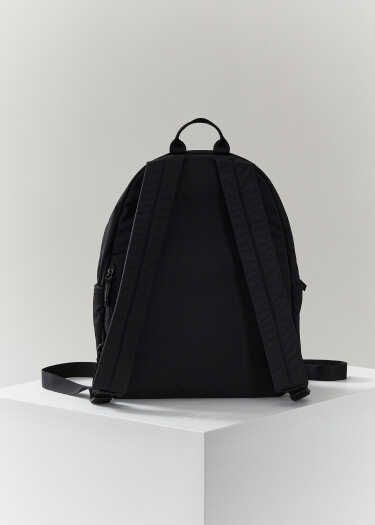 black backpack photo