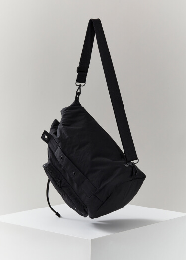 black bucketbag photo