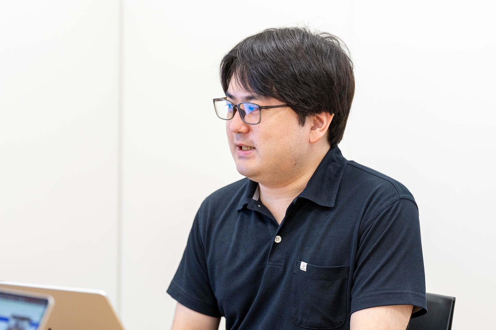 瀬川さん取材中写真