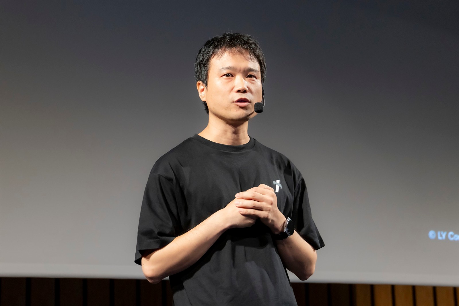 講演中の並木の写真