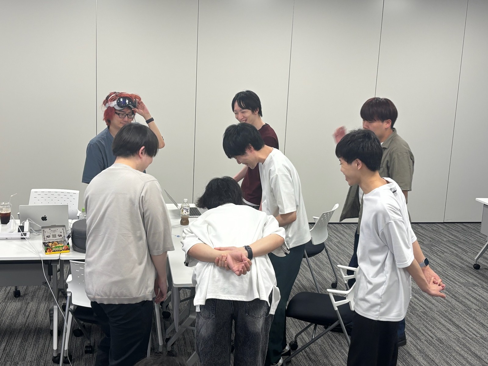 ツール作成を見守る様子