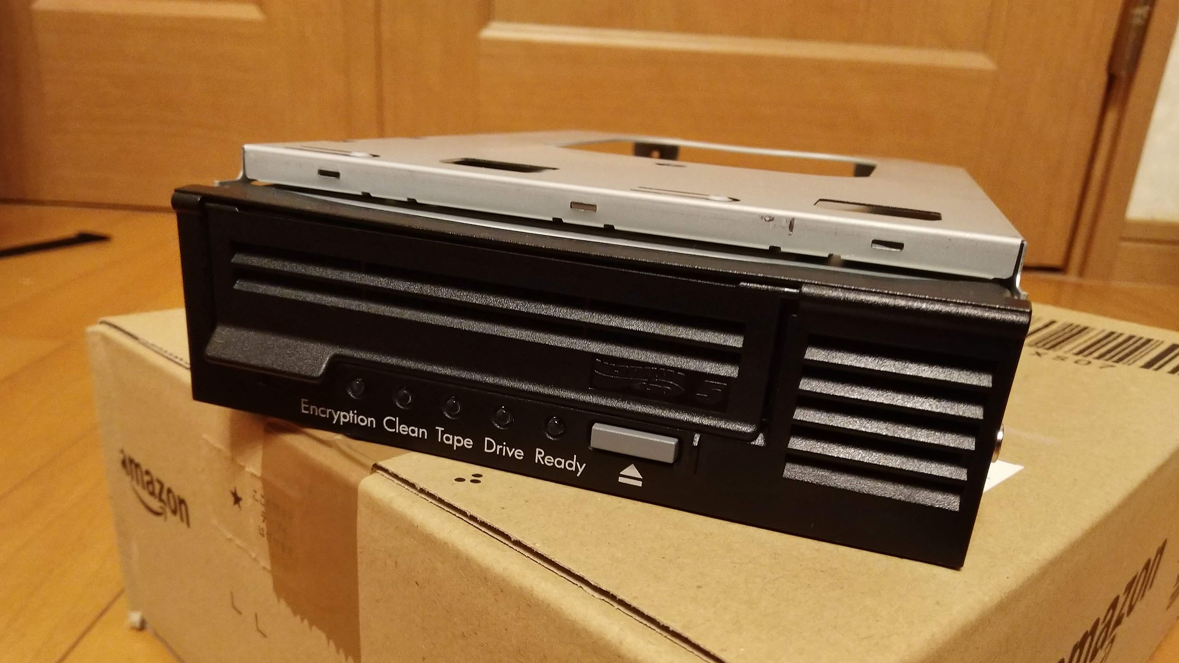 LTO(Linear TapeOpen) 드라이브