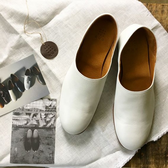 que shoes plain キュー シューズ 新品未使用　メイドインジャパン que shoes plain キュー シューズ 新品未使用 メイドインジャパン
