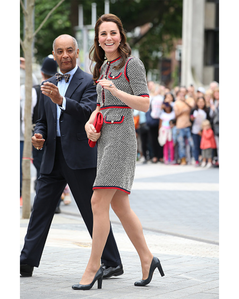 GUCCI グッチ ツイードワンピース パールボタン キャサリン姫着用 38 GUCCI グッチ ツイードワンピース パールボタン キャサリン姫着用 38