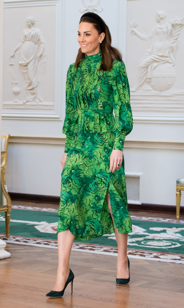 Valentino ツイードワンピース キャサリン妃着用 幸せを届けるロイヤルスマイルプリンセス！ キャサリン妃が