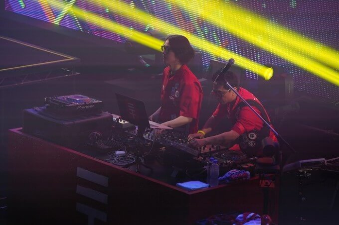 電気グルーヴ30周年「ウルトラのツアー」をライブレポート