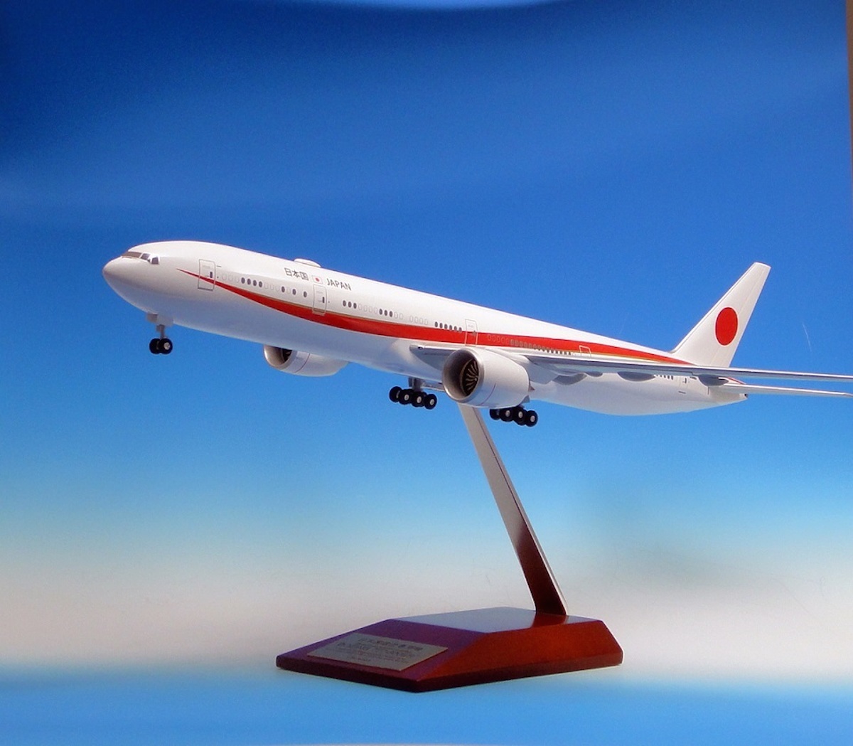 次期政府専用機」とANA「MRJ90」の勇姿をその手に（GoodsPress Web）