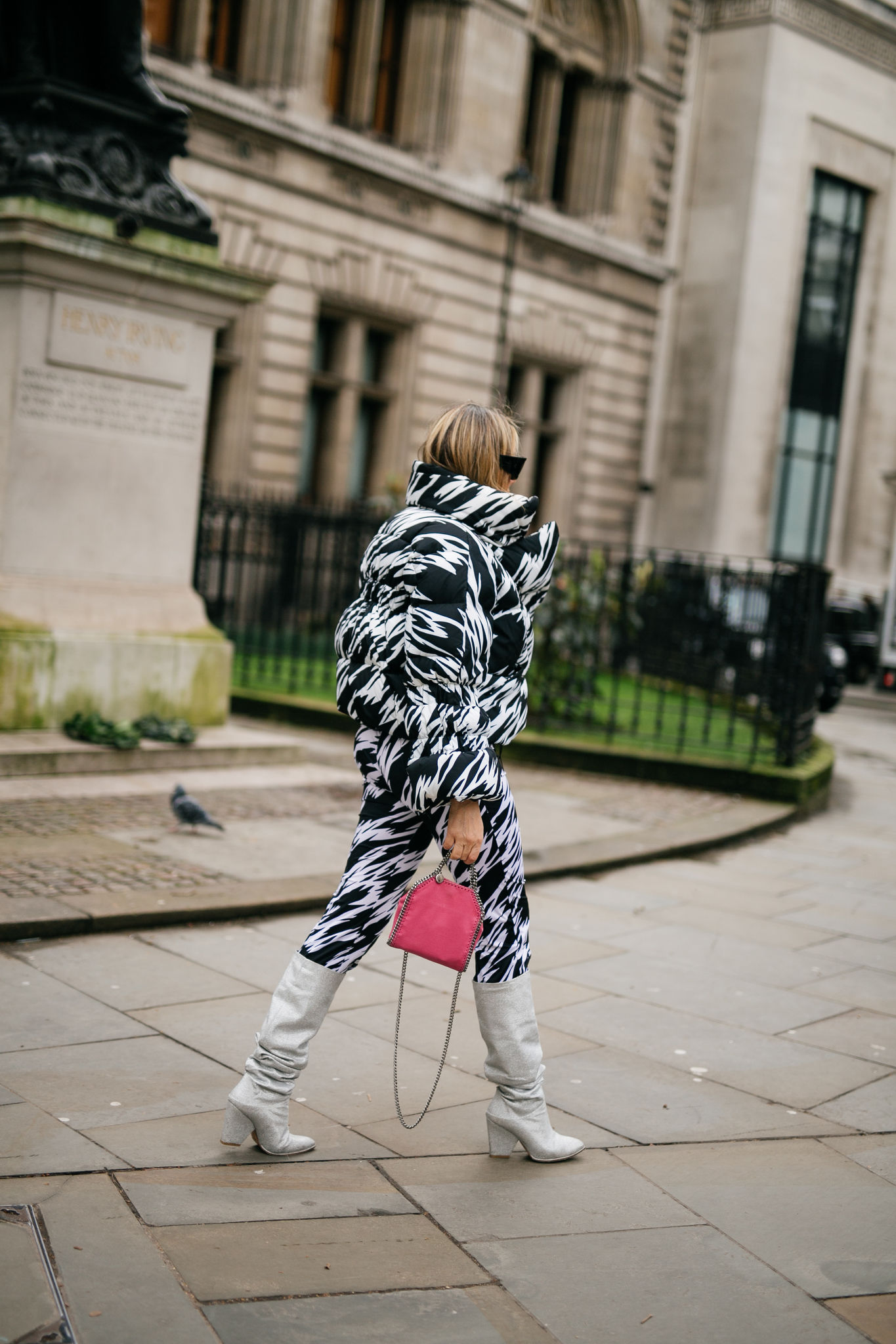 80s LONDON STREET ロンドン ストリートファッション 自分らしさ全開、ロンドンガール（セントマ周辺）のおしゃれ日常
