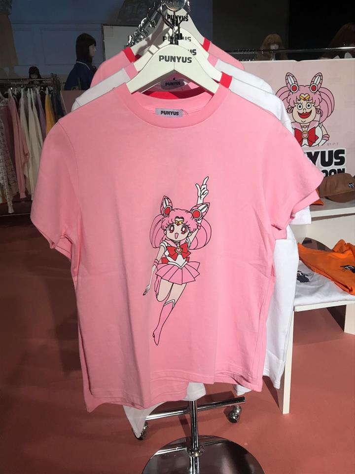 PUNYUS セーラームーンコラボ ブラックレディ Tシャツ 渡辺直美の