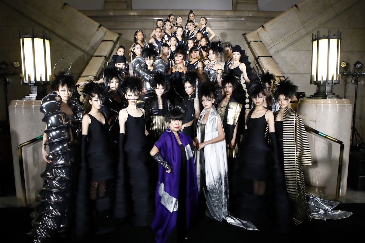 コシノジュンコが30年ぶりに大阪で凱旋ショー（WWDJAPAN.com）
