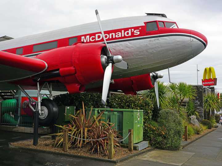 写真で見る、世界で最も風変りでユニークな22のマクドナルド