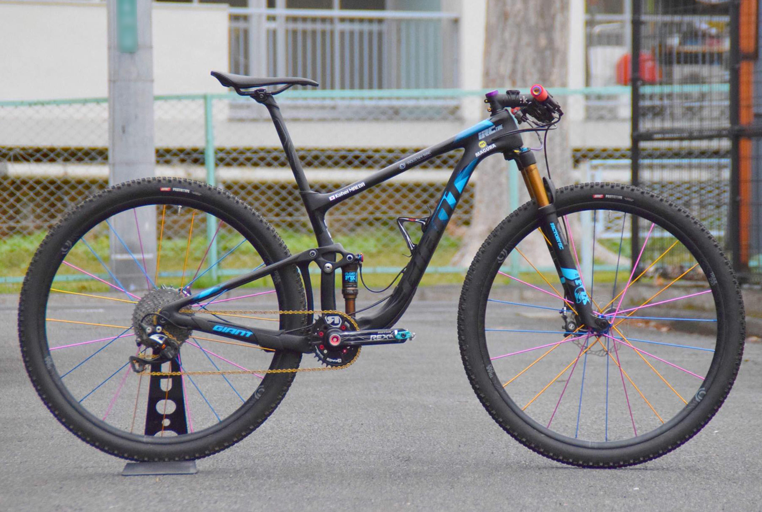 弱虫ペダルサイクリングチーム所属の前田公平がジャイアントとMTB機材