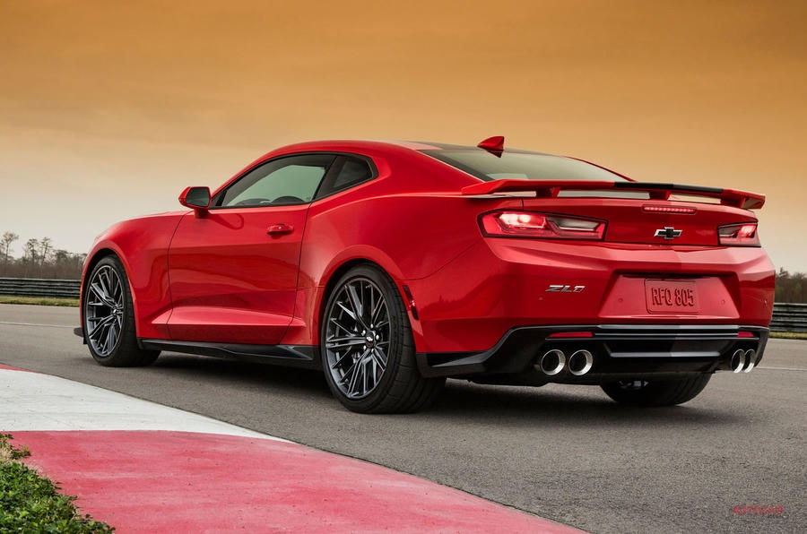 オートワールド　2018　シボレー　カマロ　ZL1　1/64　赤 GTスピリット GTS241 1/18 シボレー カマロ ZL1 1LE（レッド