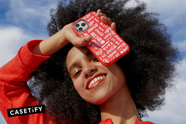 iPhone14Pro casetify Coca-Cola ミラーケース あのコカ・コーラのロゴがiPhoneケースに！CASETiFYより新作