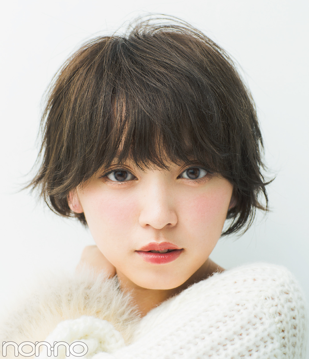 丸 顔 モデル