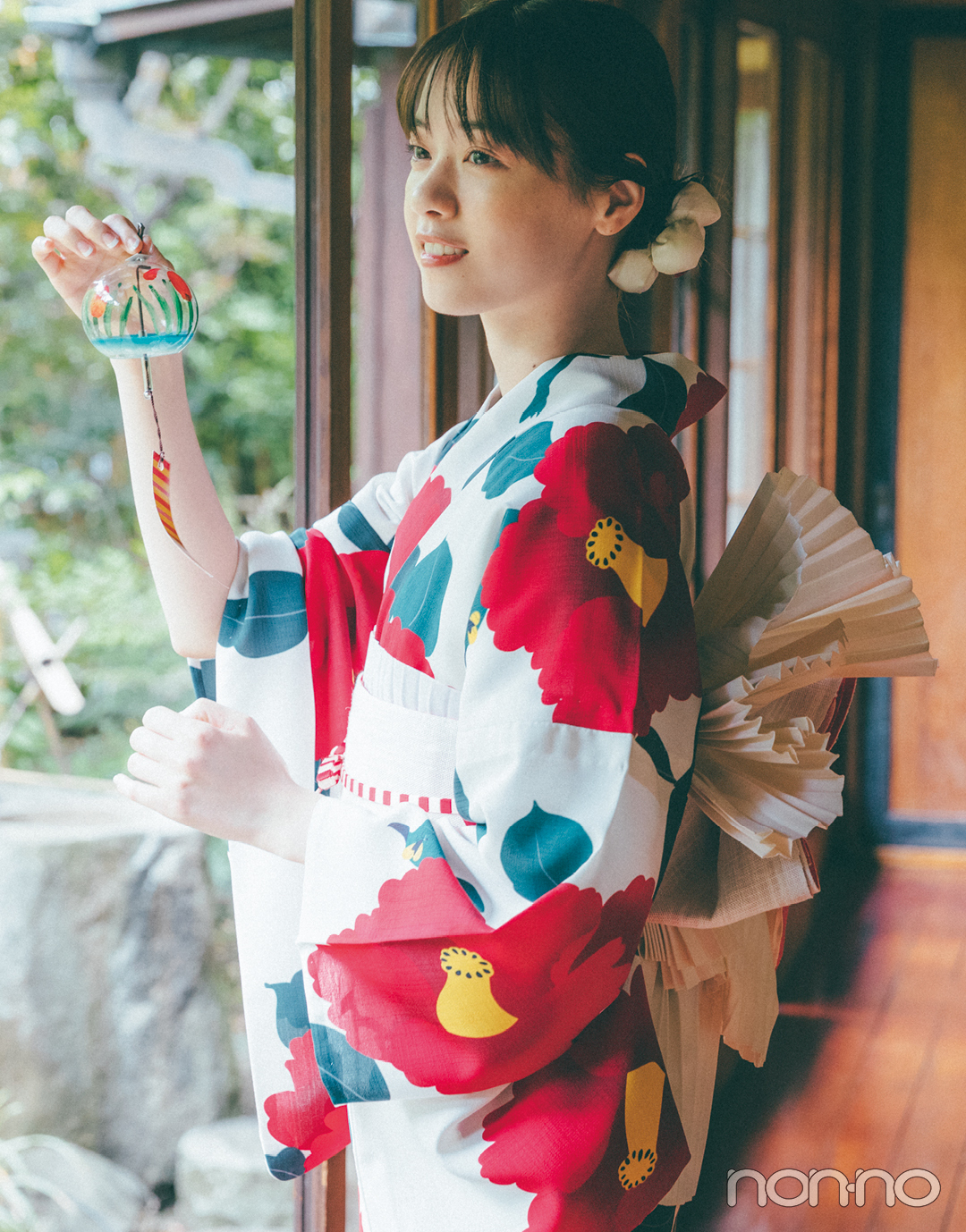 西野七瀬の夏浴衣2021】凛とした美しさを引き出してくれる椿柄（non-no）