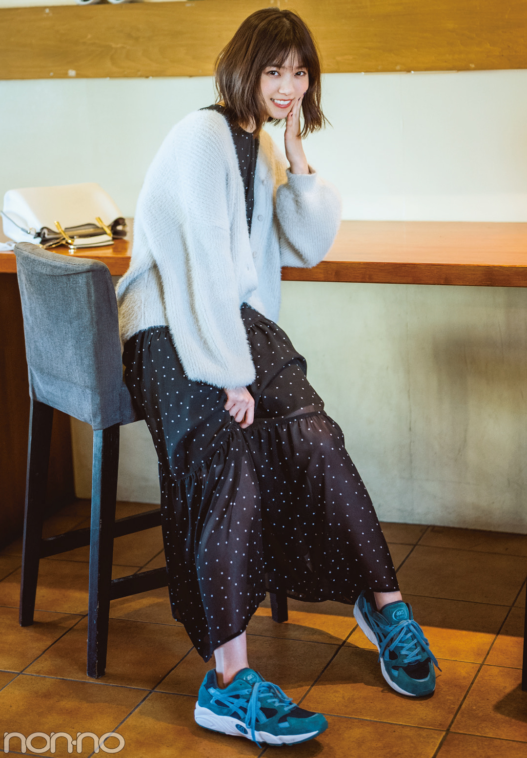 西野七瀬がお手本！ グリーンの秋スニーカーで着回しコーデ1×3