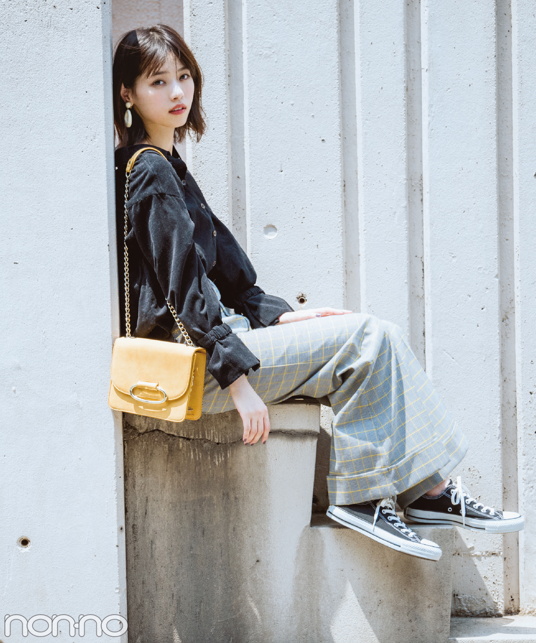 西野七瀬が秋コーデをスニーカーでアプデするなら？（non-no Web）