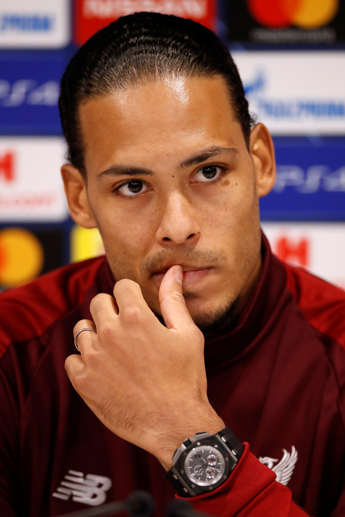 ファン・ダイク リヴァプールFCの最強DFファン・ダイクの愛用時計とは？（Safari）