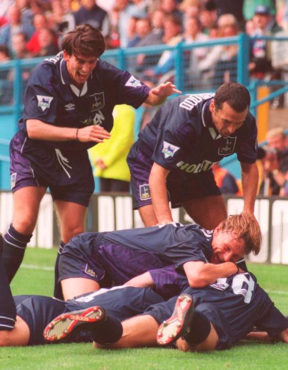 トッテナム、大人気「HOLSTEN」レトロジャージ！当時のユニも見てみる