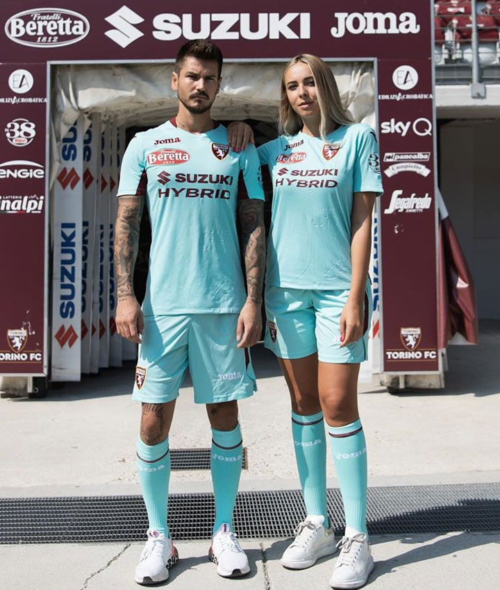 トリノ、2020-21新ユニフォーム登場！胸には8年目の「スズキ」（Qoly）