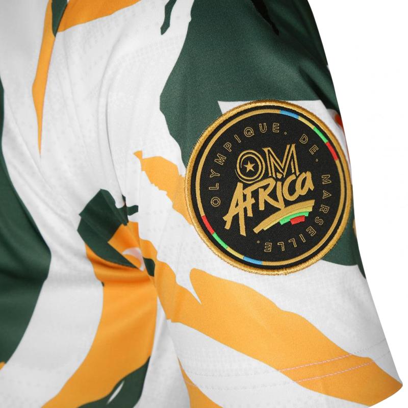 酒井と長友のマルセイユ、「アフリカ」をデザインの街着用