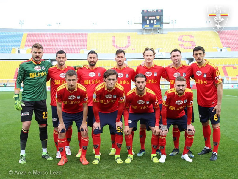 絶好調レッチェ、中途半端な「113周年記念」ユニフォームを発表