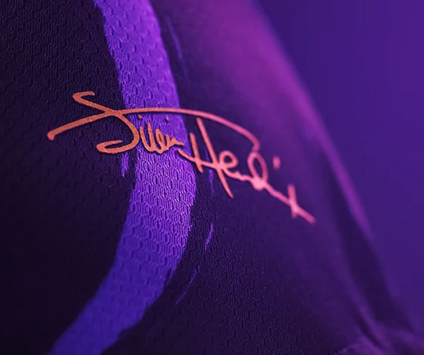 MLSシアトル、「伝説のロックギタリスト」を称える2021新ユニフォーム