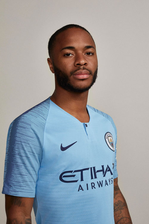 マンチェスター・C、2018-19新ユニフォームを発表！ネイビーのソックス