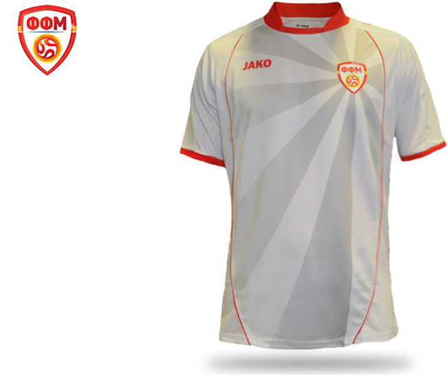 北マケドニア代表、ドイツ戦勝利のユニフォームは「2016年モデル」だっ