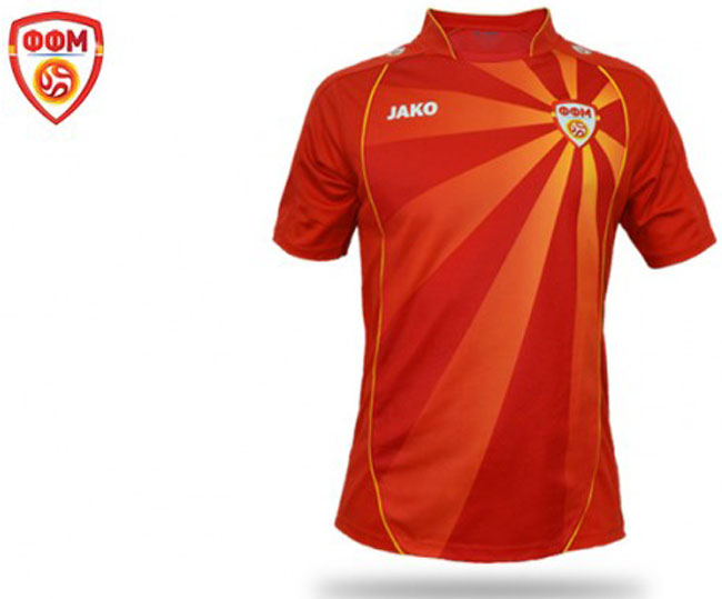 北マケドニア代表、ドイツ戦勝利のユニフォームは「2016年モデル」だっ