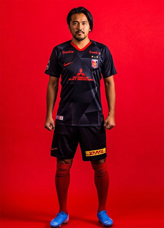 Jリーグ限定!最高にかっこいい「漆黒のユニフォーム」10選(Qoly) Jリーグ限定!最高にかっこいい「漆黒のユニフォーム」10選(Qoly)