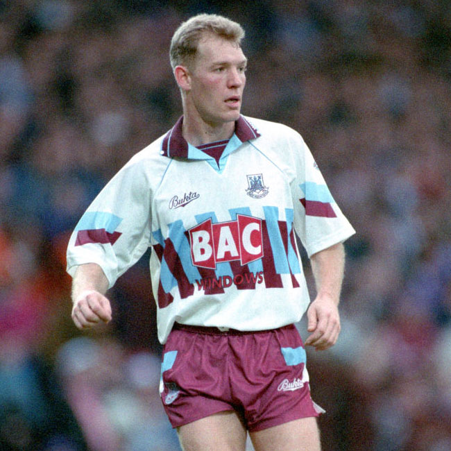 ウェストハム、“降格シーズン”に触発の2018-19新サードユニフォーム