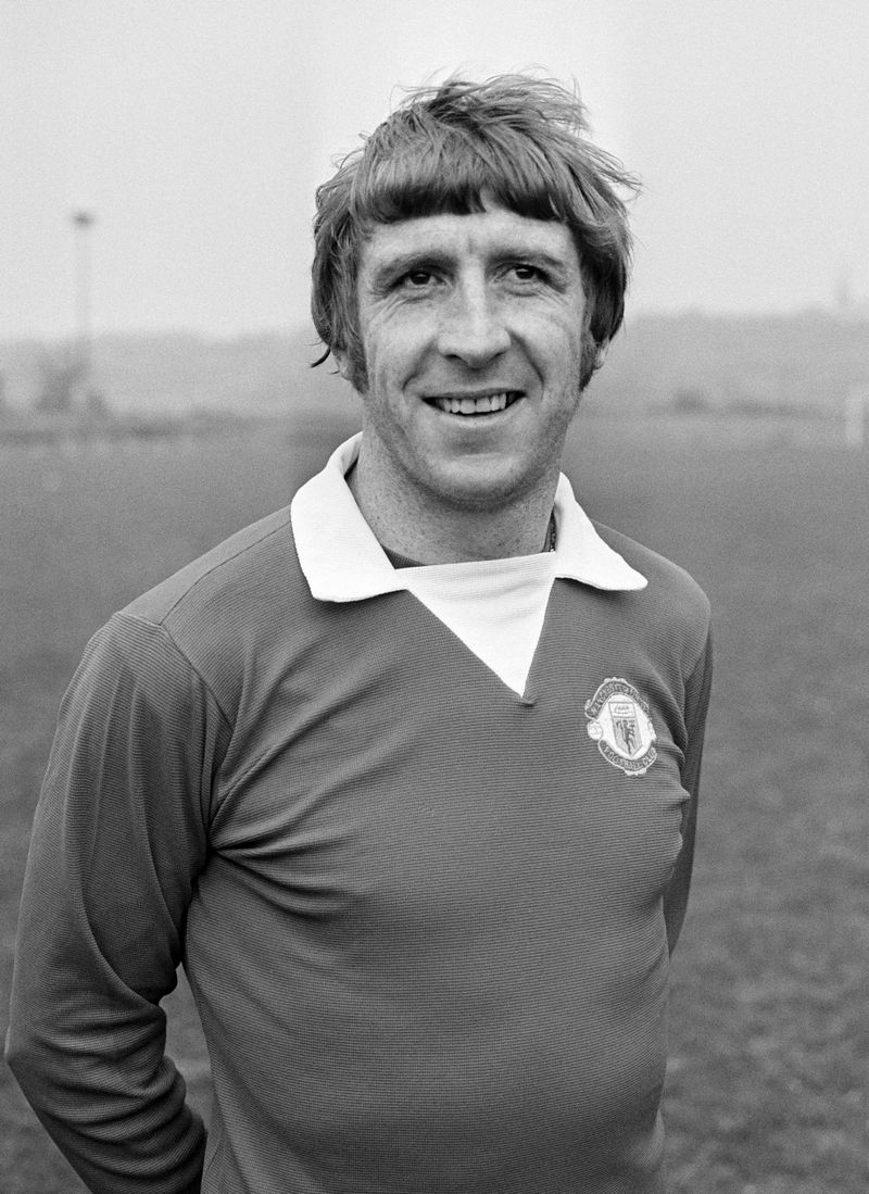 貴重 コリンシアン プロスターズ デニス・ロウ マンチェスターユナイテッド 安いデニス・ロー Manchesterの通販商品を比較 | ショッピング