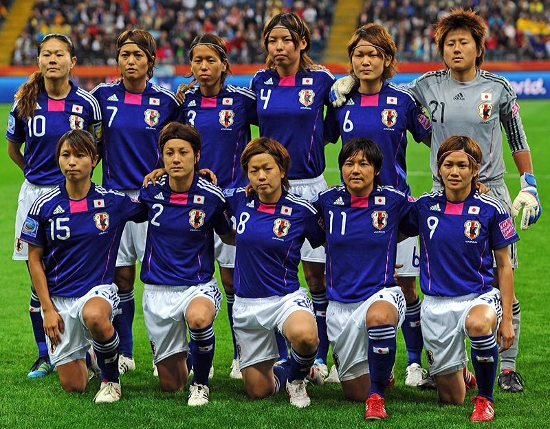 日本代表の歴代ユニフォームを見る！2010年「革命の羽モデル