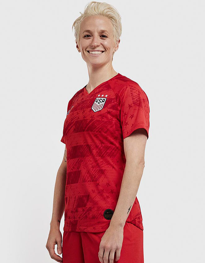 アメリカ女子代表、W杯に向けた「99ersを讃える」新ユニフォーム登場