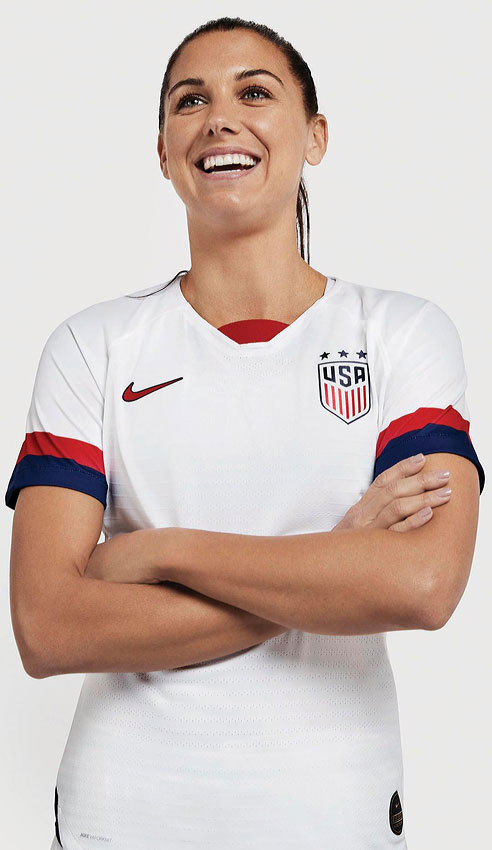 【新品タグ付】サッカー女子アメリカ代表　Nike USA デザインシャツ 新品タグ付】サッカー女子アメリカ代表 Nike USA デザインシャツ