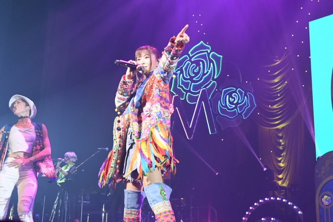 ライブレポート】倉木麻衣、約3時間半全27曲の＜薔薇色の人生＞「20