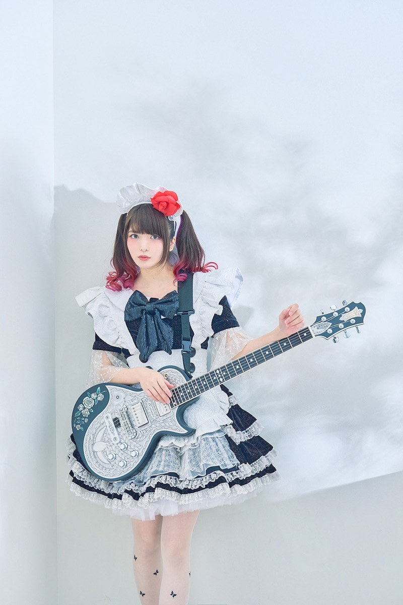 BAND-MAID 小鳩ミクさん ピック BAND-MAID】小鳩ミク 本人使用ピック - メルカリ