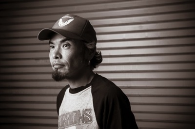 インタビュー】Ken Yokoyama、15年を物語るセルフコンピ盤完成「横山は