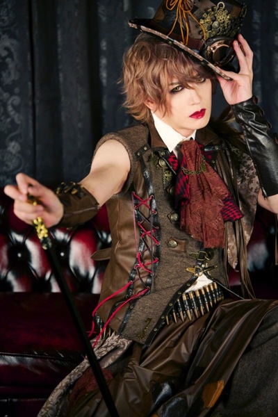 ALICE IN MENSWEAR V系 ヴィジュアル系 ラクリマ マスケラ michi. | Profile｜ALICE IN MENSWEAR OFFICIAL WEBSITE