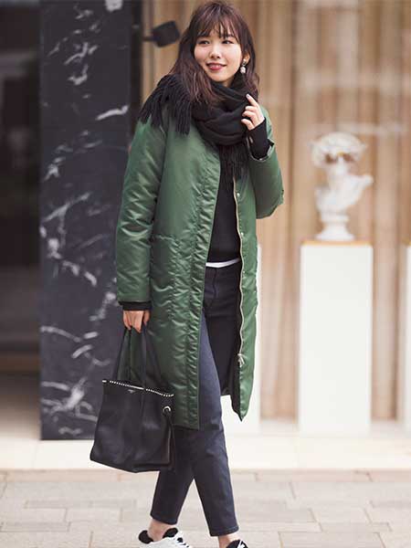 ダウンコート カーキ黒 BLACK BY MOUSSY（ブラックバイマウジー）の