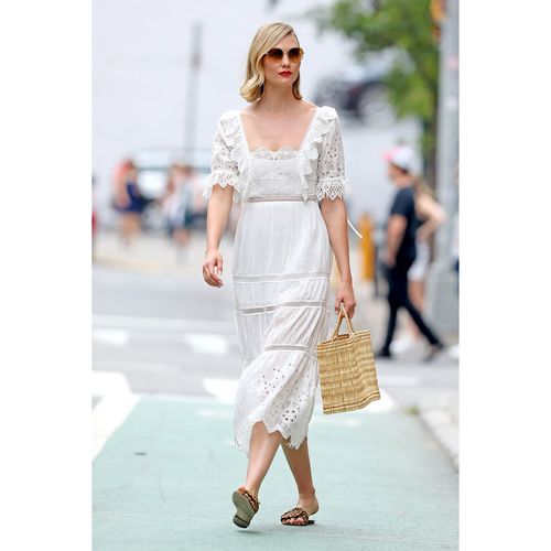 大人スイートな「白ワンピース」なら夏らしさ抜群！海外セレブの