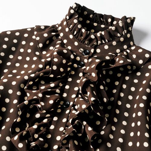 大政絢さんがまとう、セリーヌのポルカドット柄ワンピース（PreciousNews）