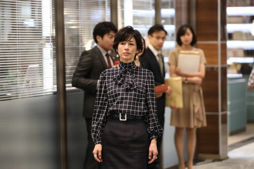 最終回直前！鈴木保奈美さん『SUITS／スーツ２』の着こなし５４コーデをプレイバック！（PreciousNews）