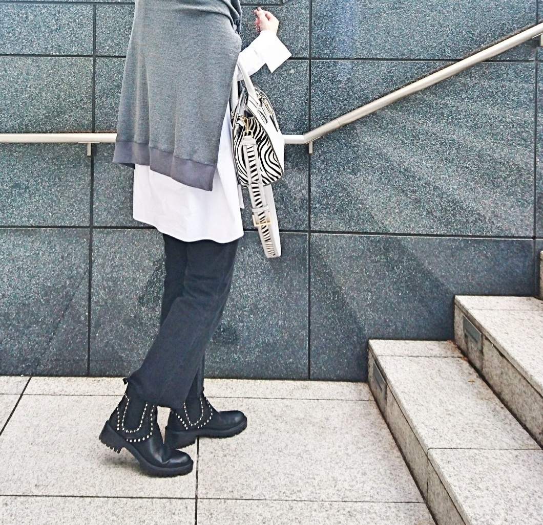 ZARAのスタッズブーツは今冬の大本命！ スカートにもパンツにも