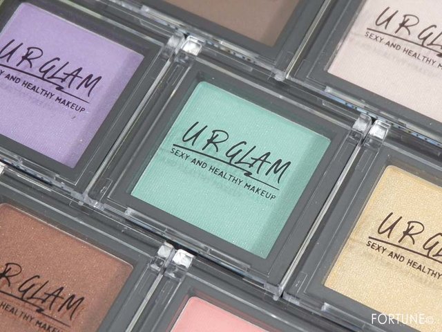 URGLAM ユーアーグラム セレクトアイズ アイシャドウ 限定カラー URGLAM ユーアーグラム セレクトアイズ アイシャドウ 限定カラー