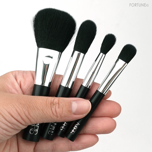 NARS(ナーズ) クリスマスコフレ2020》ホリデー限定コスメやブラシ
