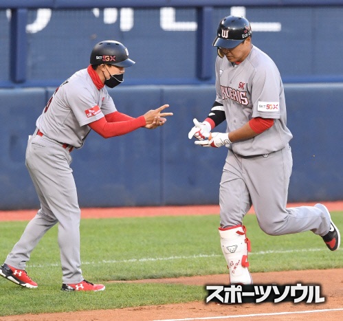 韓国プロ野球に異変⁉ “飛ばないボール”なのに長打続出…「打高投 韓国プロ野球に異変⁉ “飛ばないボール”なのに長打続出…「打高投